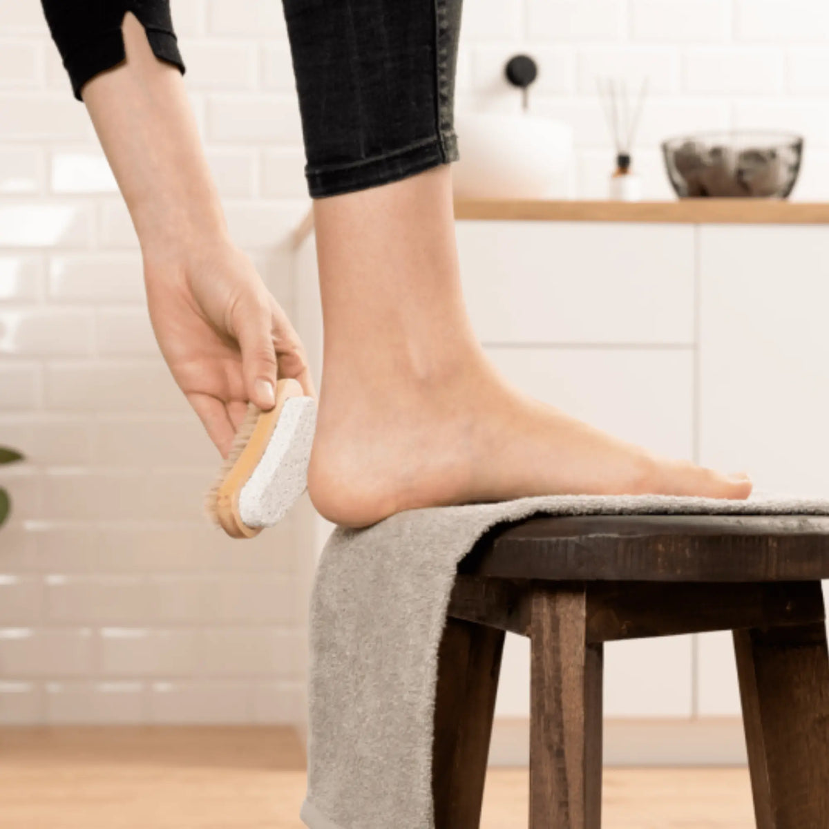 Pumice stone with brush - Foot shape - Ruck