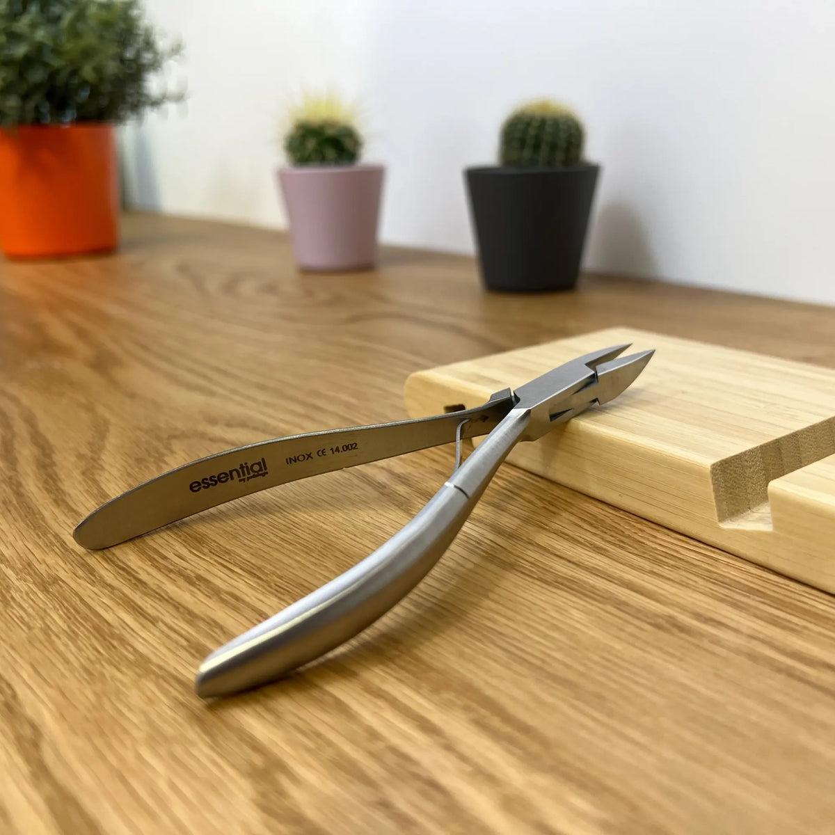 Nail pliers - Straight cut - 13 cm - Flat jaws 16 mm - Rotating spring - Stainless steel - Essential by My Podologie Essential 