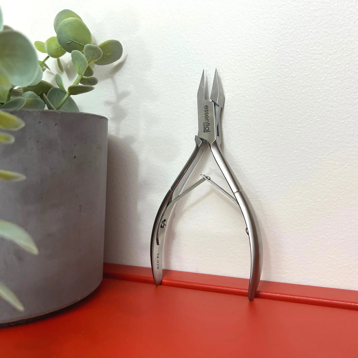 Alicate para uñas - Corte recto - Bocas planas - 13 cm - Acero inoxidable - Essential by My Podologie
